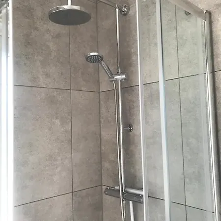 Hs 68 Séjour chez l'habitant *