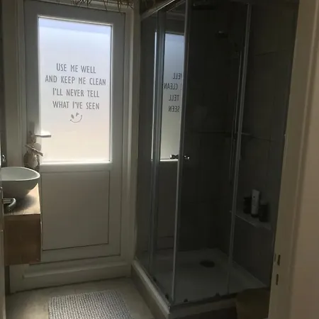 Séjour chez l'habitant Hs 68 *